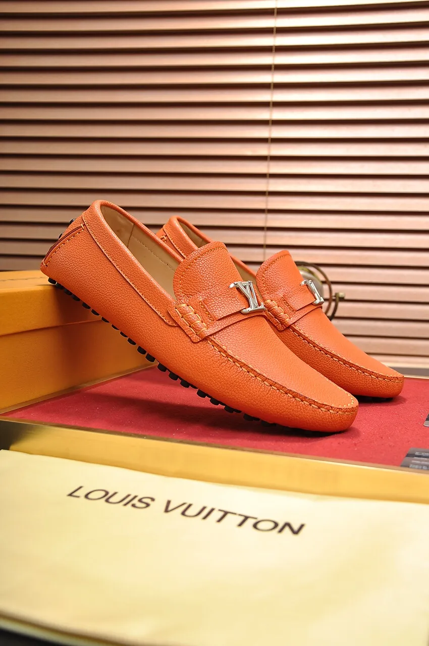 Men's men's shoes 💰420💶 [LV Doudou shoes] (water-dyed cowhide lining) new model is on the market, available on the official website. The new Doudou shoes are processed into single-color materials, and the uppers are made of imported horsehide leather. The body of the shoe is fully hemmed with mark thread, and is lined with imported original cowhide leather. The elegant shoe shape is super suitable for all-matching, and the size is 38-44.